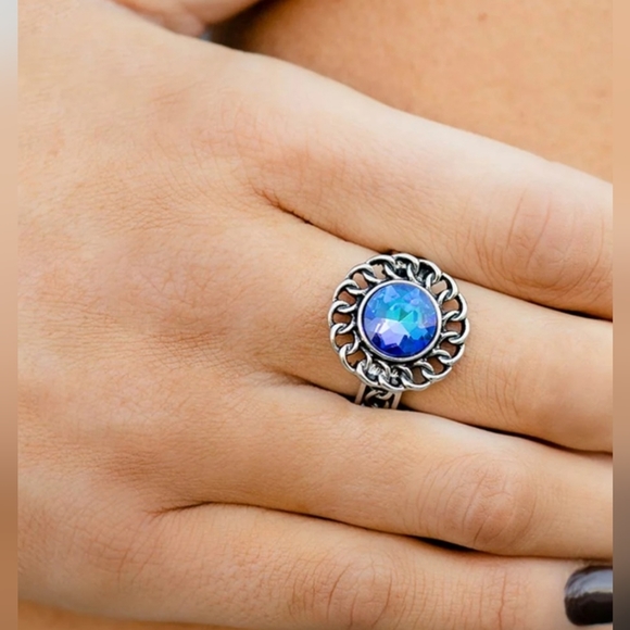 Round Table Runway Blue Ring Stretchy 💍 - Picture 3 of 3